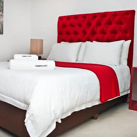 Funky Town Hotell Jeffreys Bay Rum bild