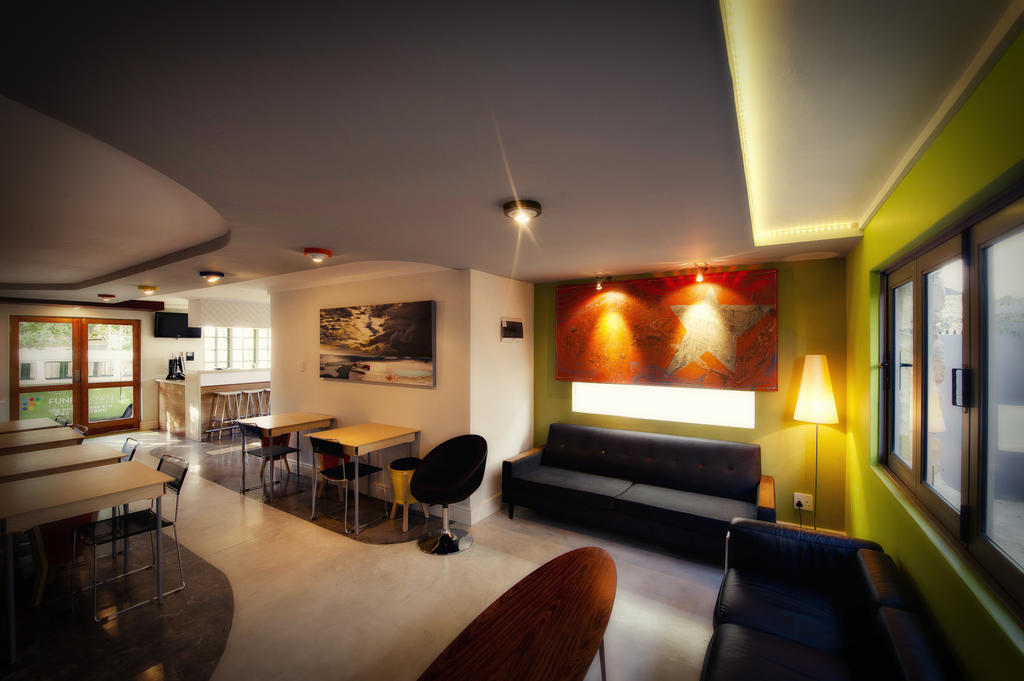 Funky Town Hotell Jeffreys Bay Exteriör bild