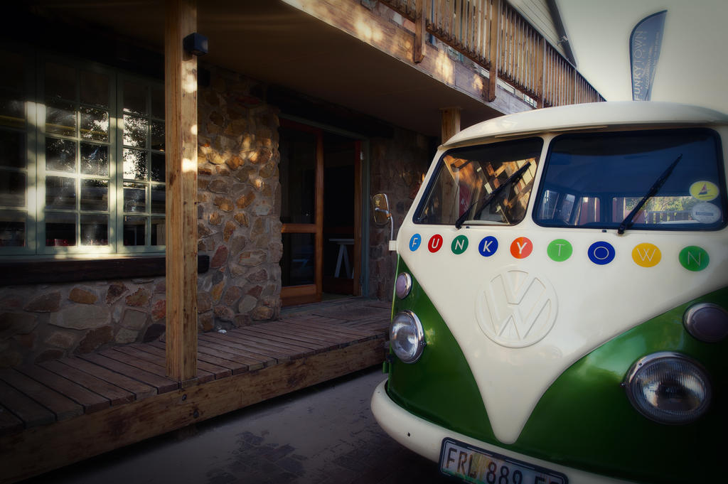 Funky Town Hotell Jeffreys Bay Exteriör bild